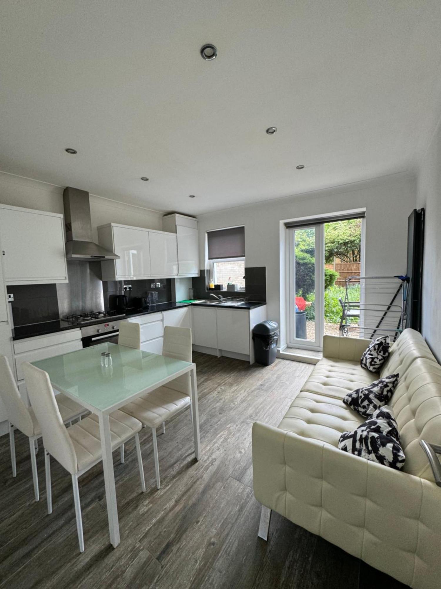 Manor Court 1 Appartement Londen Buitenkant foto